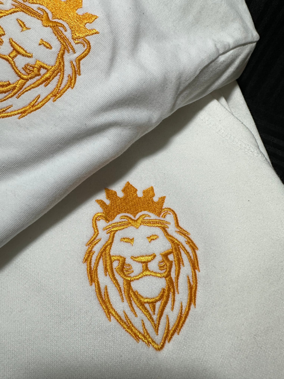 THSR KING Gold Lion wearing Gold crown on White